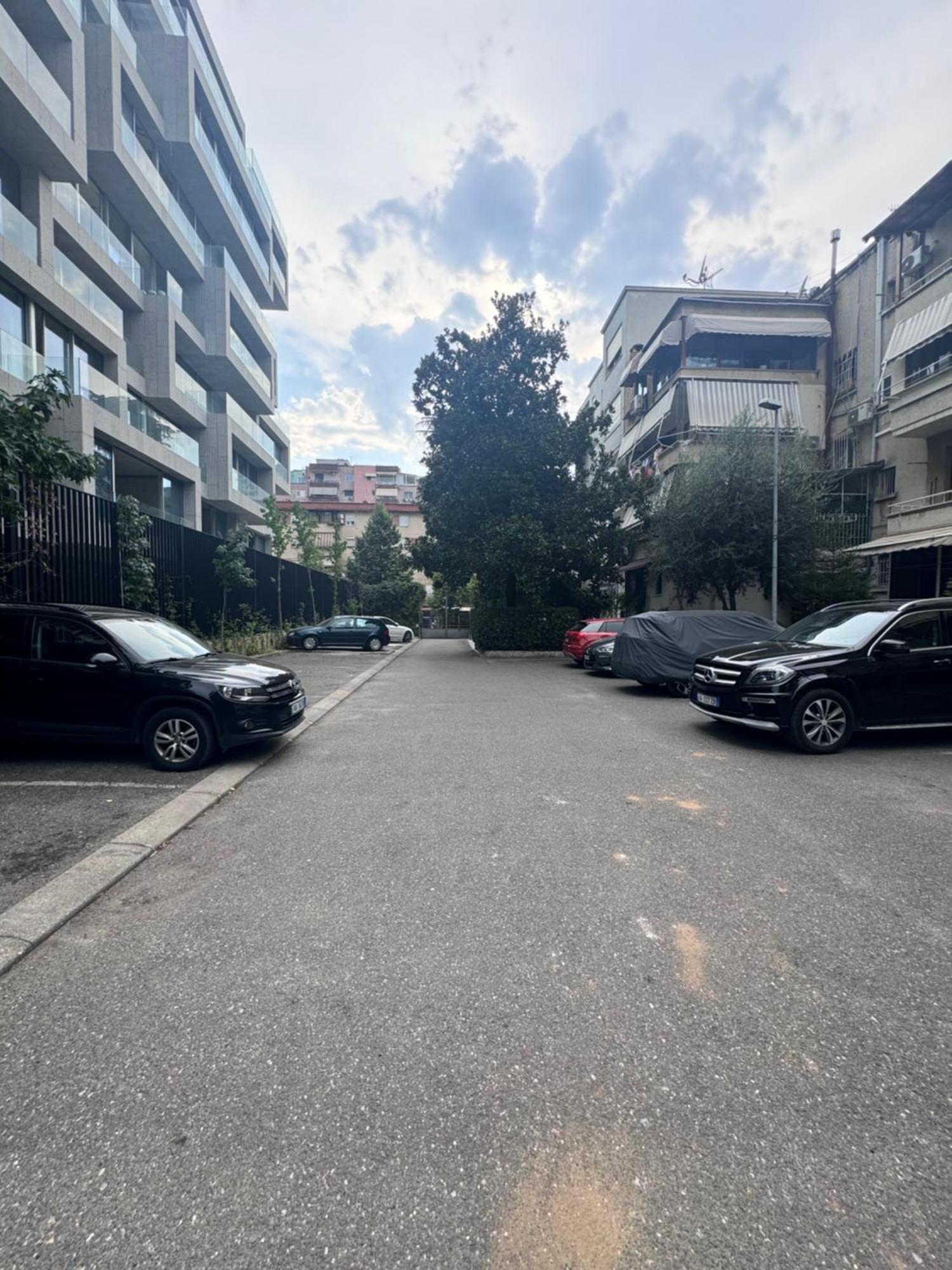 The Hidden Gem Of Blloku Apartamento Tirana Exterior foto