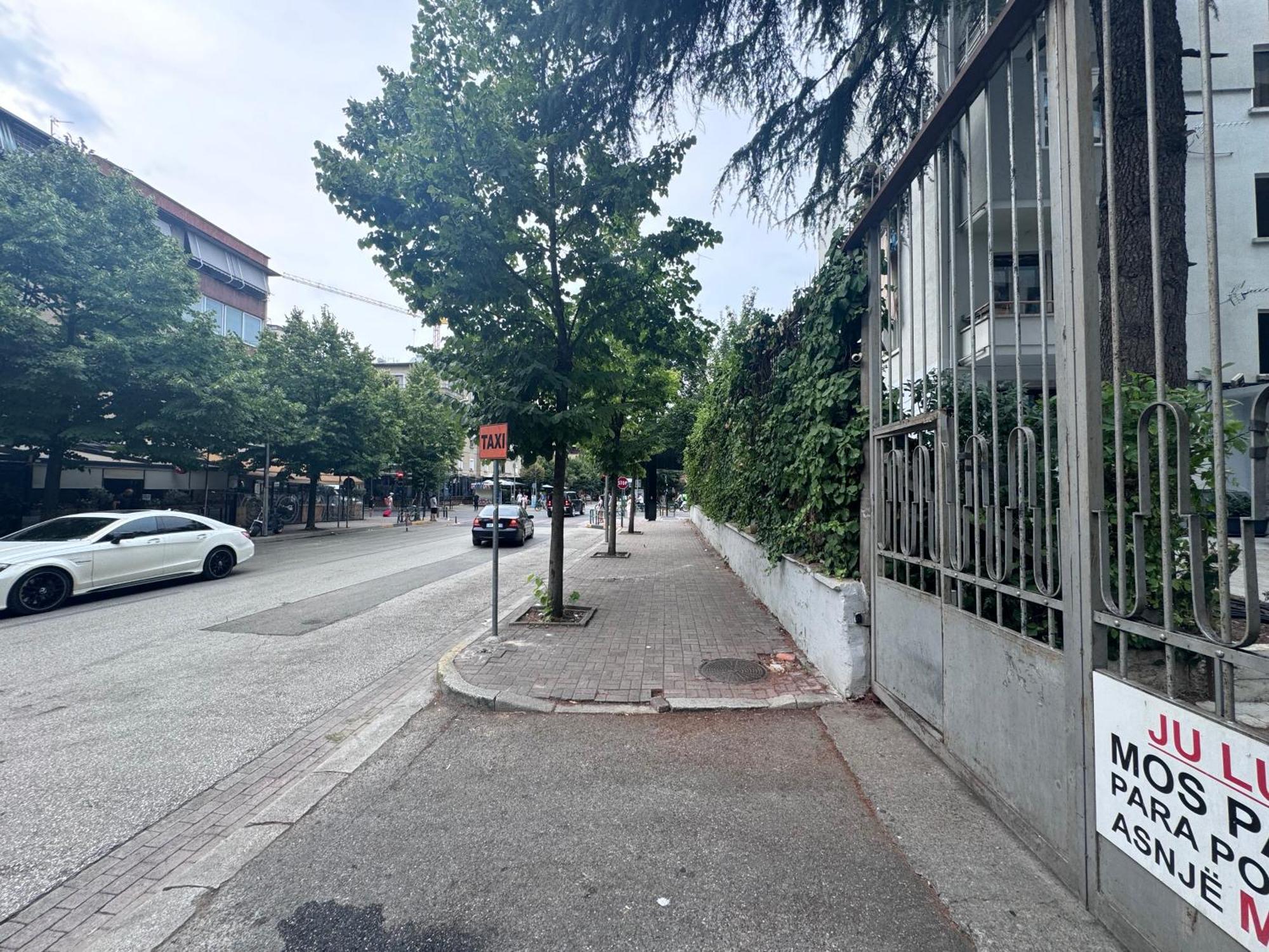 The Hidden Gem Of Blloku Apartamento Tirana Exterior foto