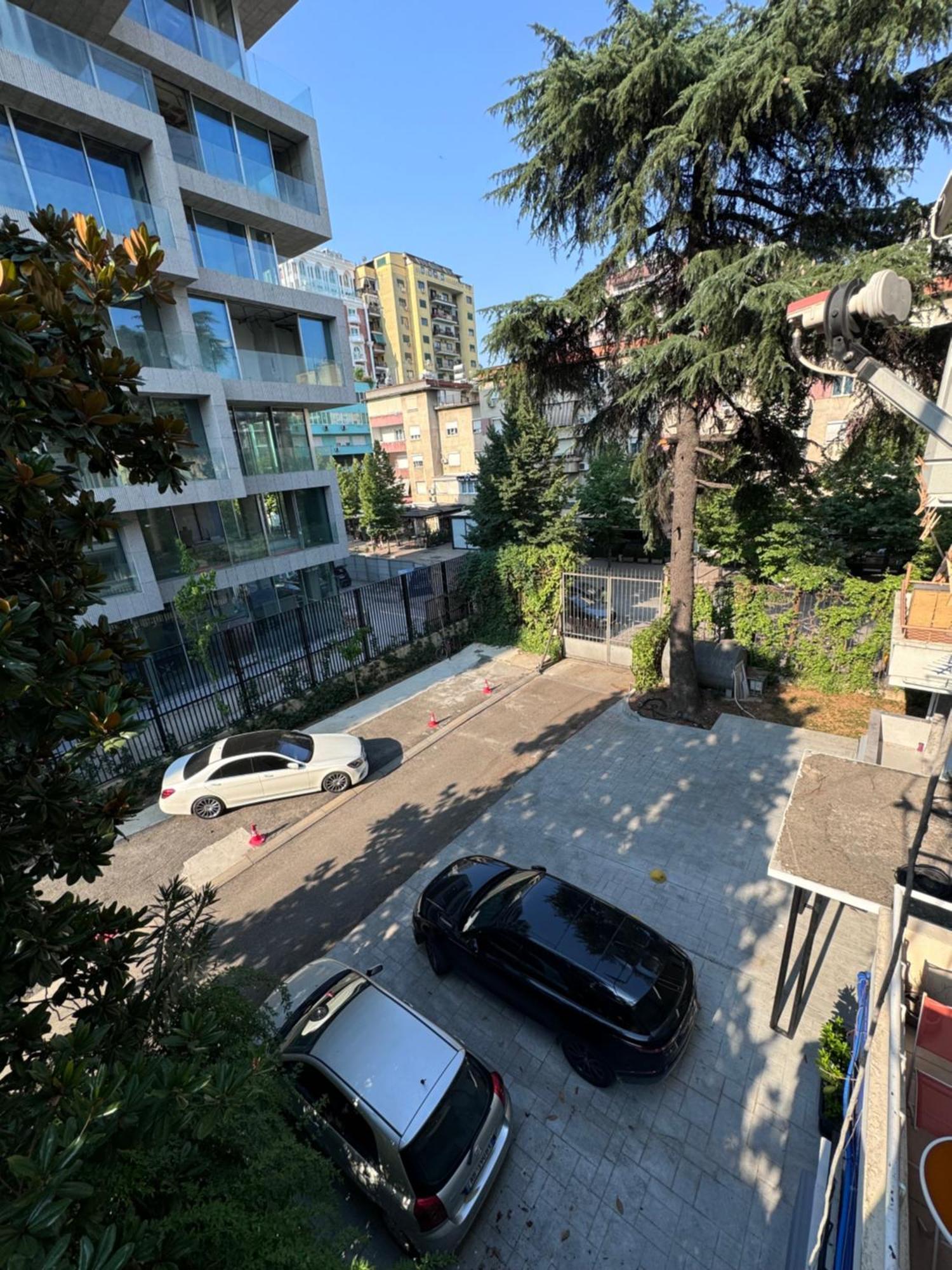 The Hidden Gem Of Blloku Apartamento Tirana Exterior foto